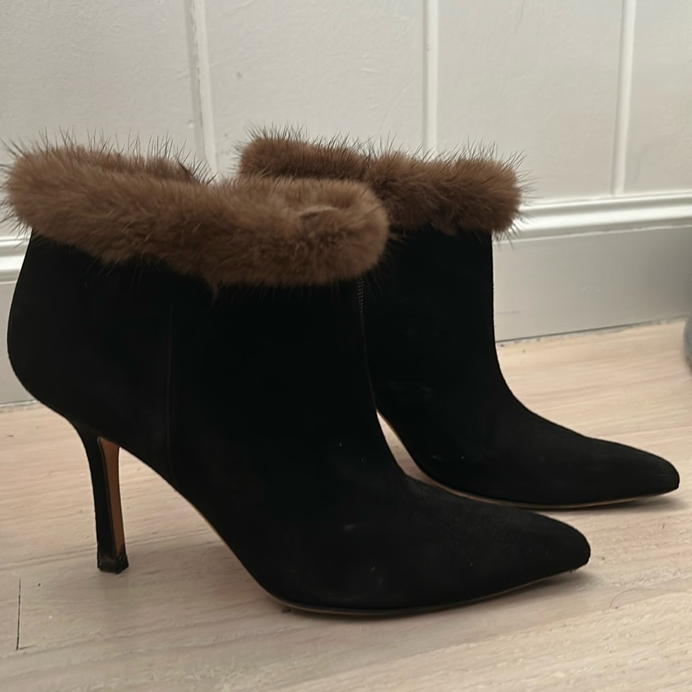 Oscar de la Renta Suede fur trim Bootie size 7 size 37